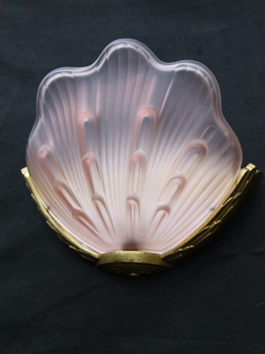 Soft Pink Art Deco Petal Wall Light with guilded brass frames