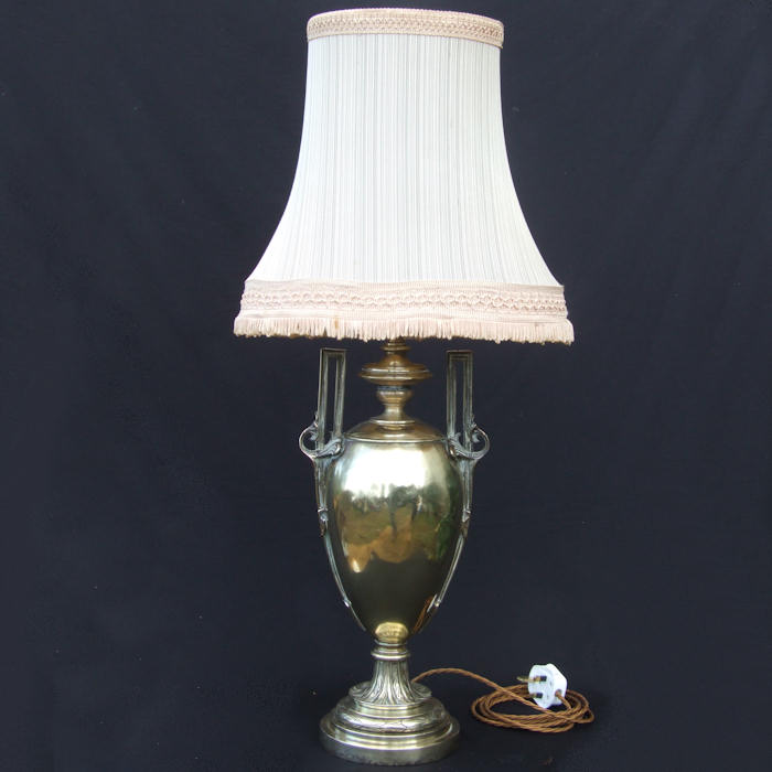 Large Classical Edwardian Urn shaped brass table Lamp 